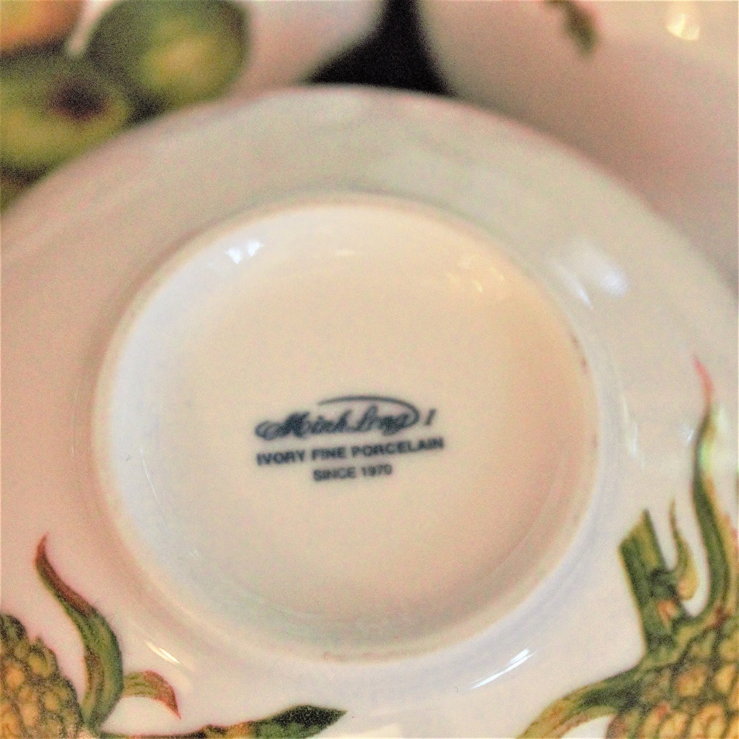 Minh Long Porcelain Bowls with Lids: Hand-Painted Fruit Design, Set of 3