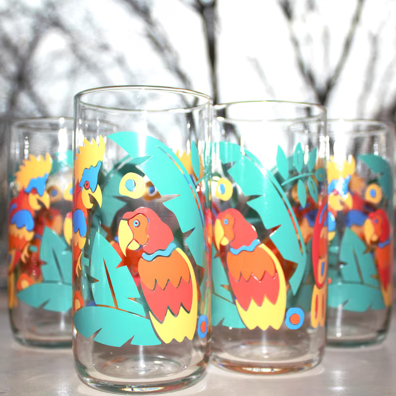 Vintage Macaw Parrot Tumblers – Set of 4 Colourful Tropical Bird Glasses