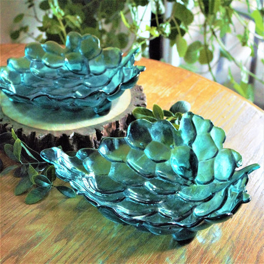 Vintage Turquoise Glass Grape Bowl: Teal Serving Centerpiece, Vintage grape shaped glass unique decor, glass centerpiece, rare fruit bowl