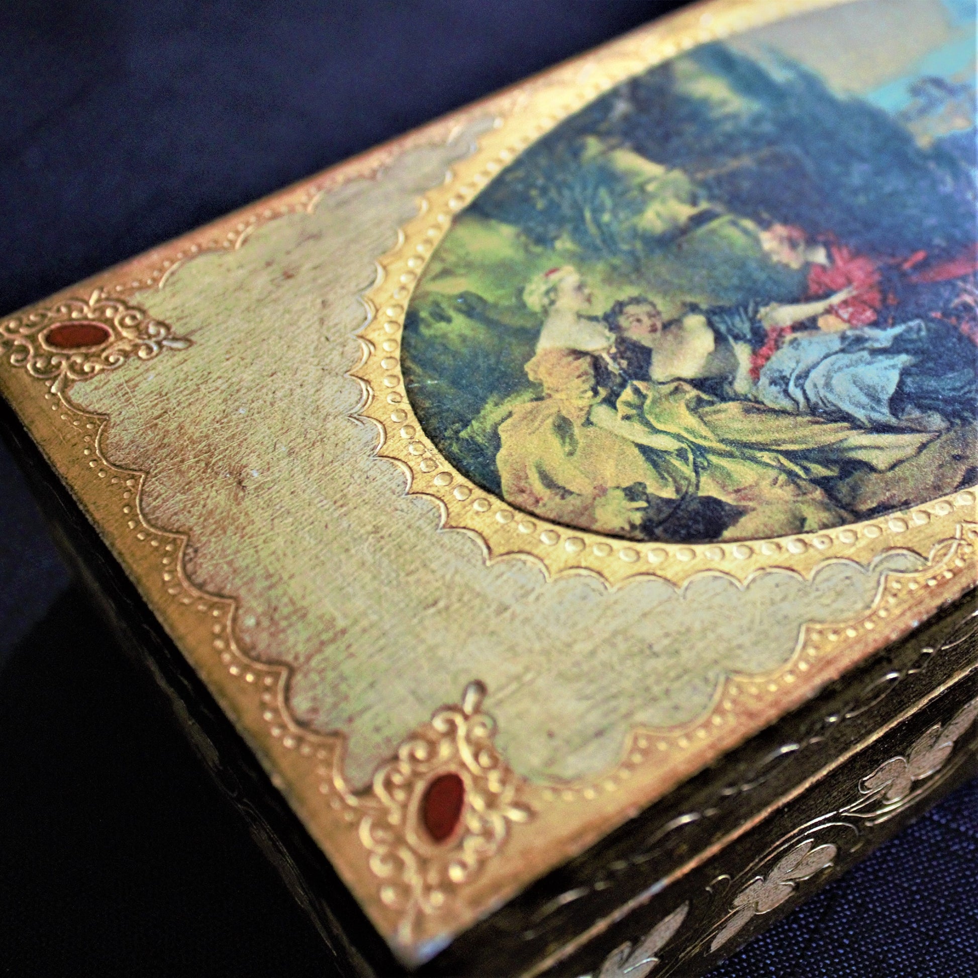 Vintage Florentine Jewelry Box: Hand Painted Italian Gilt Wood Trinket