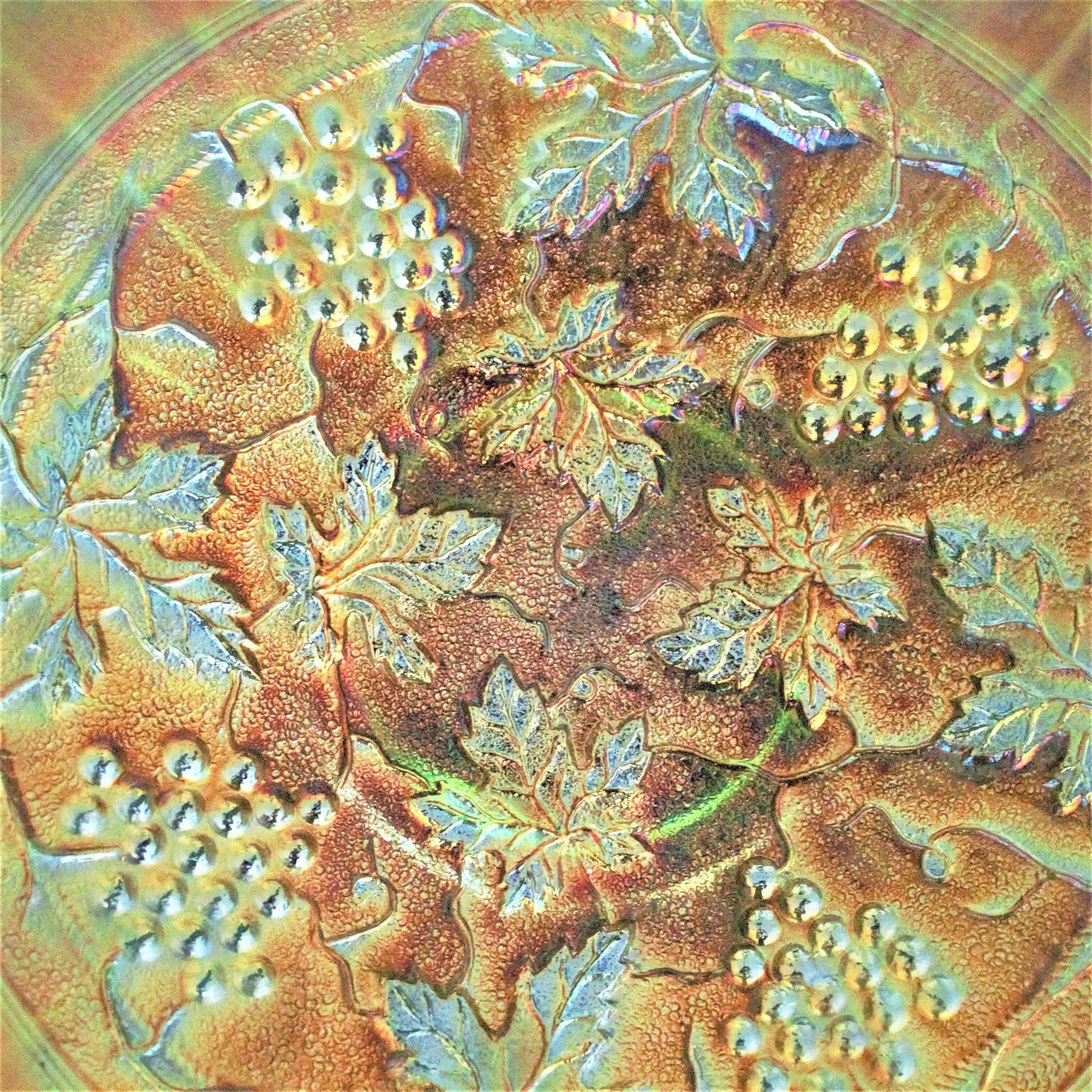 Rare Northwood Grape & Cable Plate: Iridized Green Stippled Sawtooth Edge