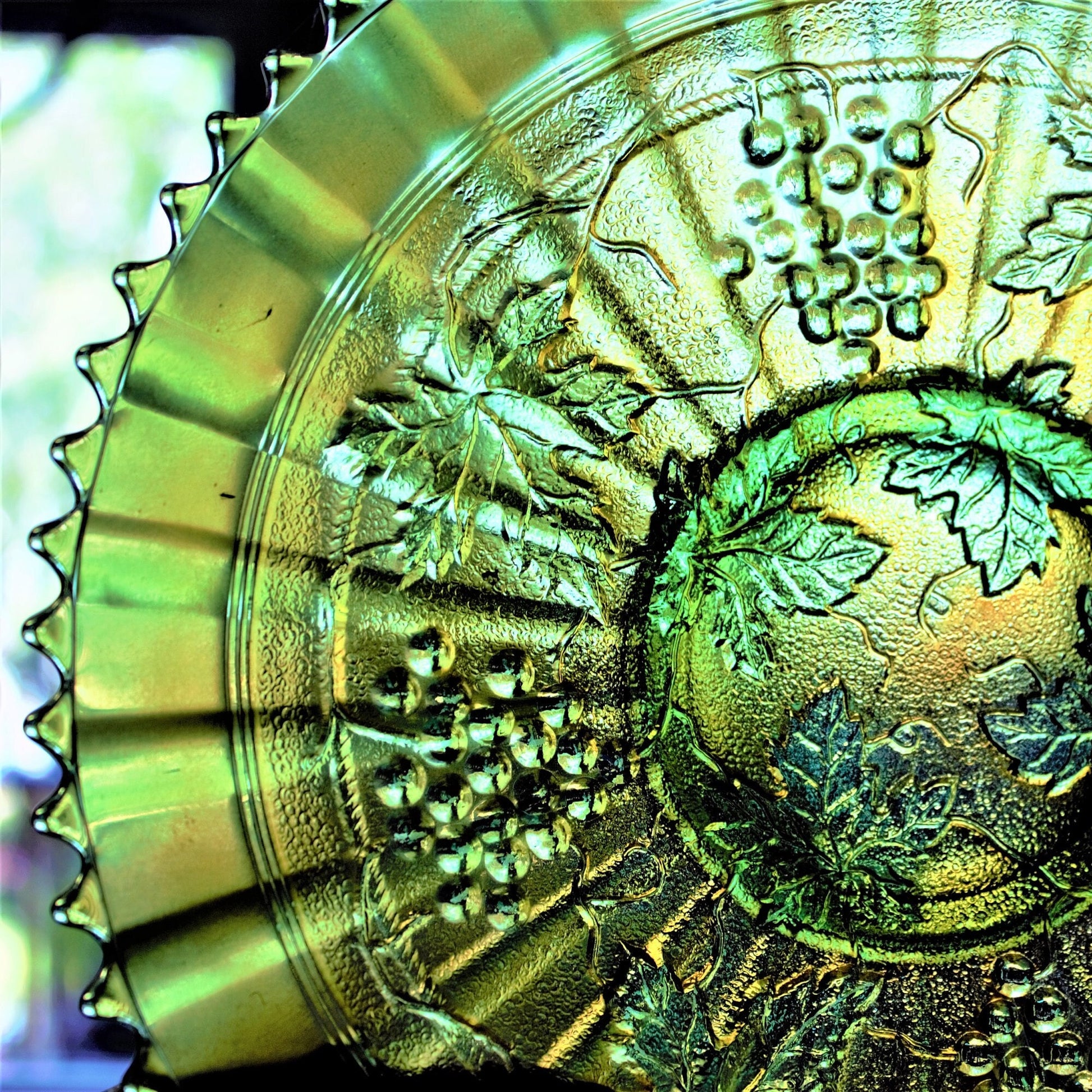 Rare Northwood Grape & Cable Plate: Iridized Green Stippled Sawtooth Edge