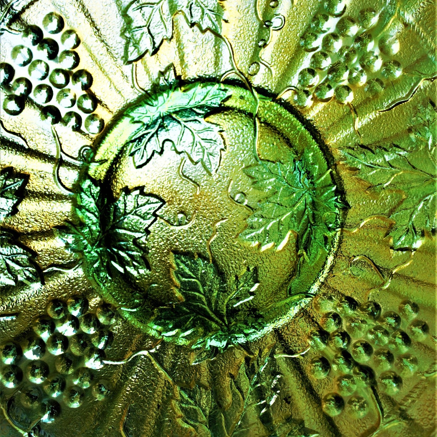 Rare Northwood Grape & Cable Plate: Iridized Green Stippled Sawtooth Edge