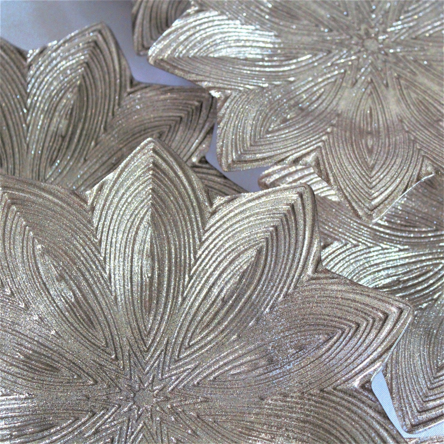 Iridescent Star Glass Dessert Plates - Set of 6 Glittery Gold Tablesetting