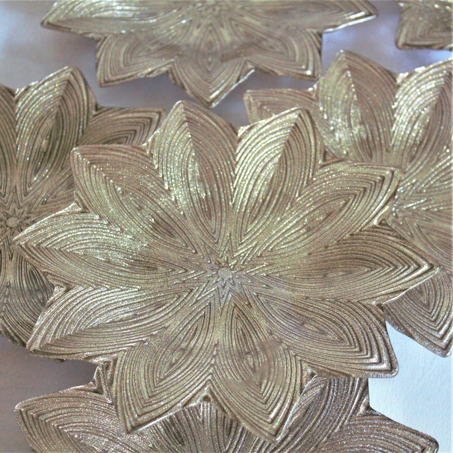 Iridescent Star Glass Dessert Plates - Set of 6 Glittery Gold Tablesetting