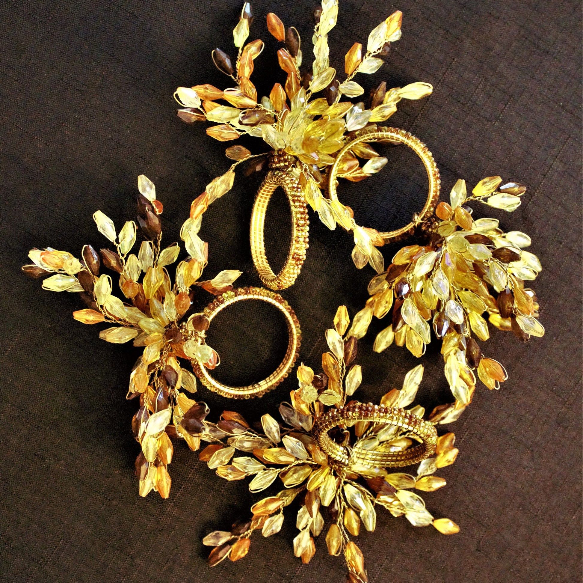 Vintage Lucite Napkin Rings - Set of 4 Floral Wire Table Décor