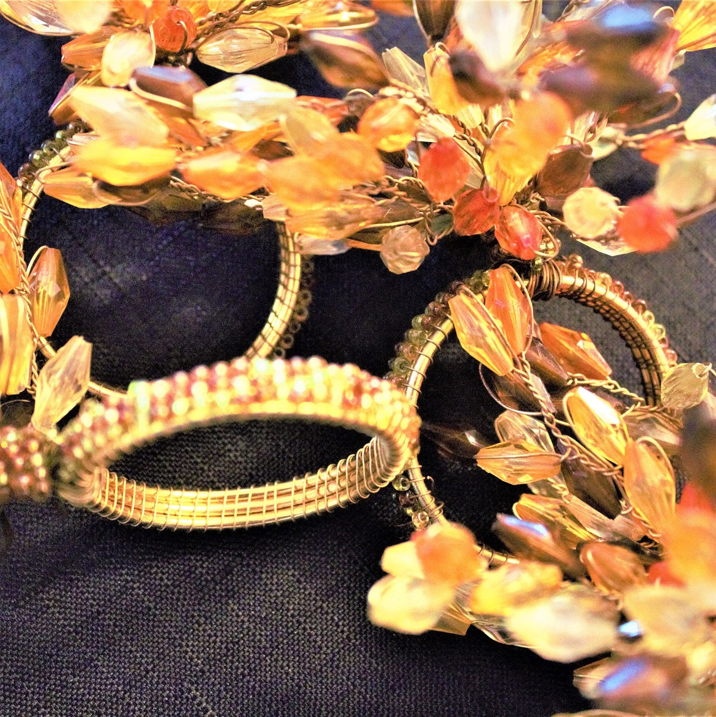 Vintage Lucite Napkin Rings - Set of 4 Floral Wire Table Décor