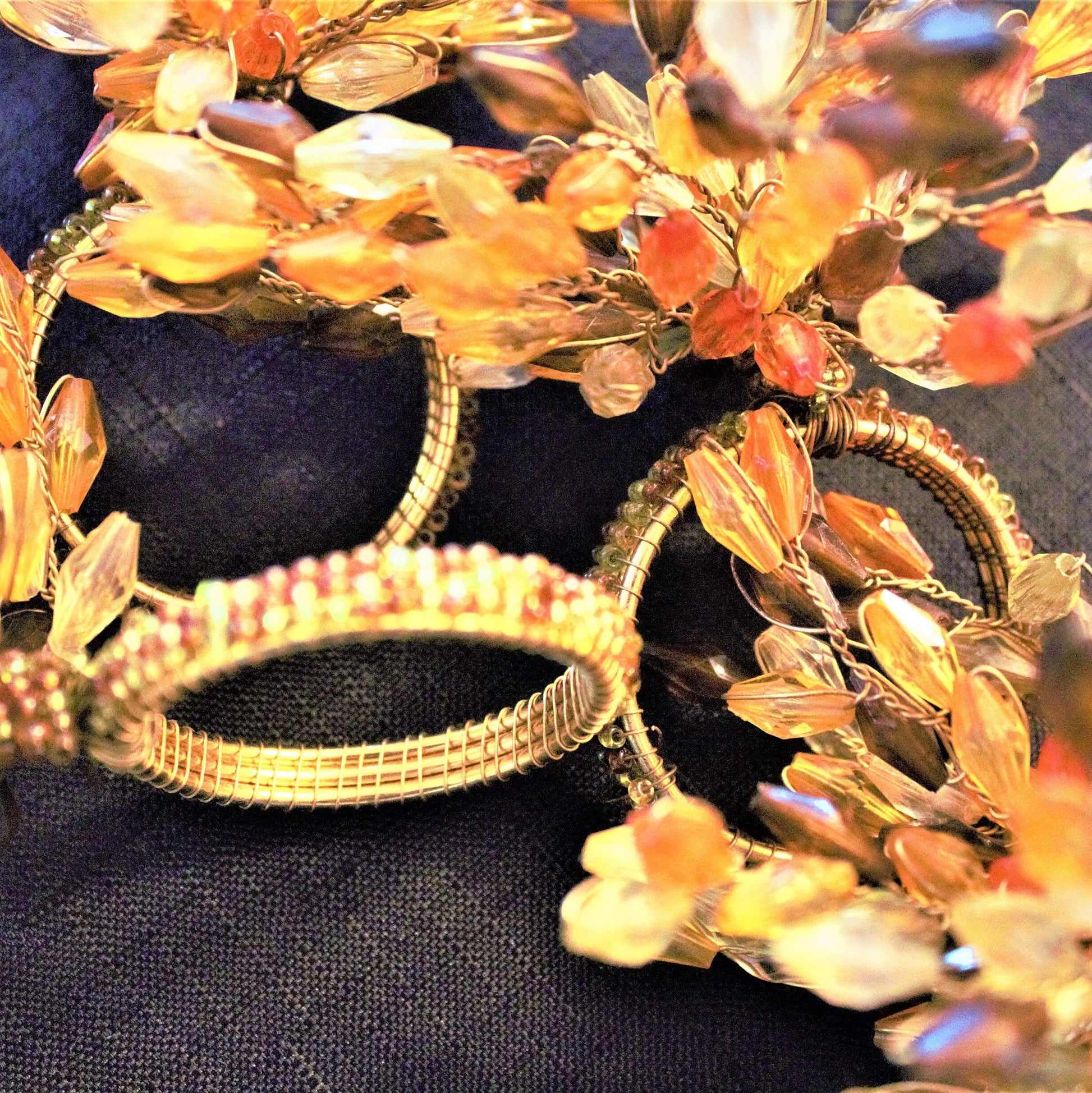 Vintage Lucite Napkin Rings - Set of 4 Floral Wire Table Décor