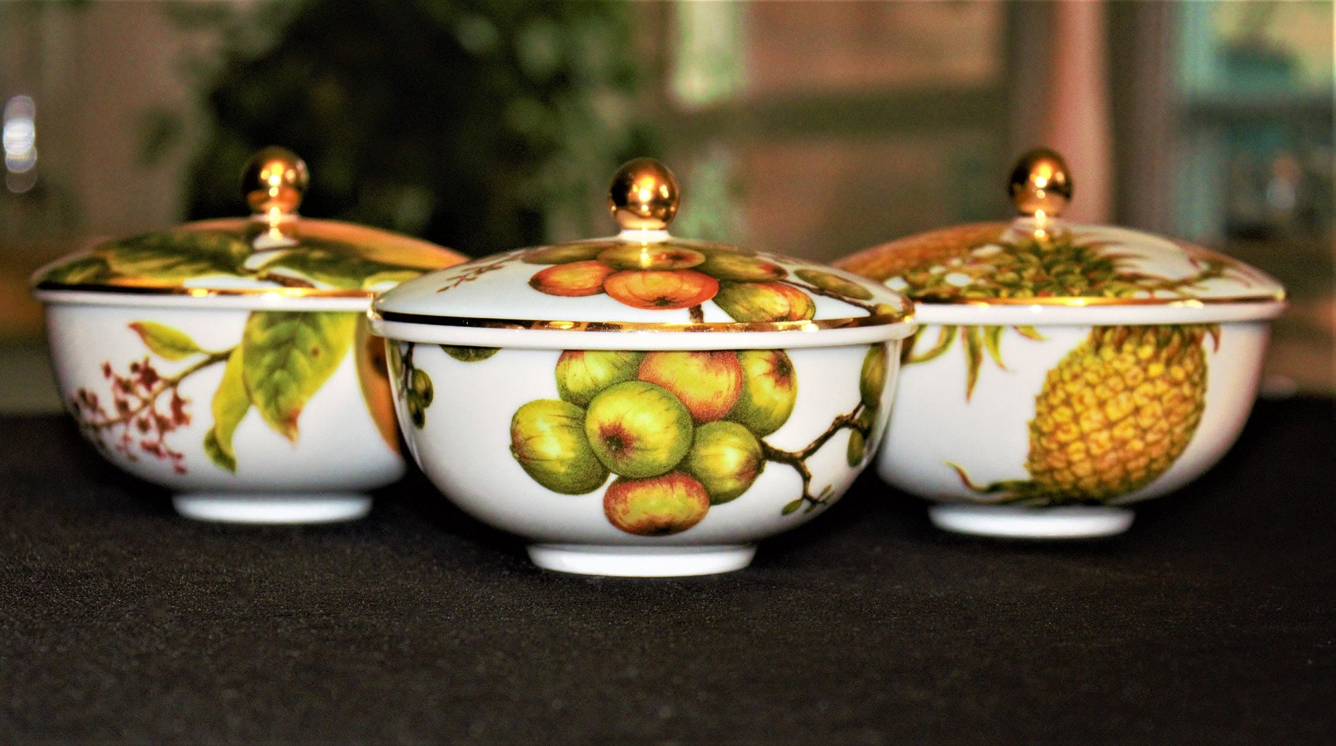 Minh Long Porcelain Bowls with Lids: Hand-Painted Fruit Design, Set of 3