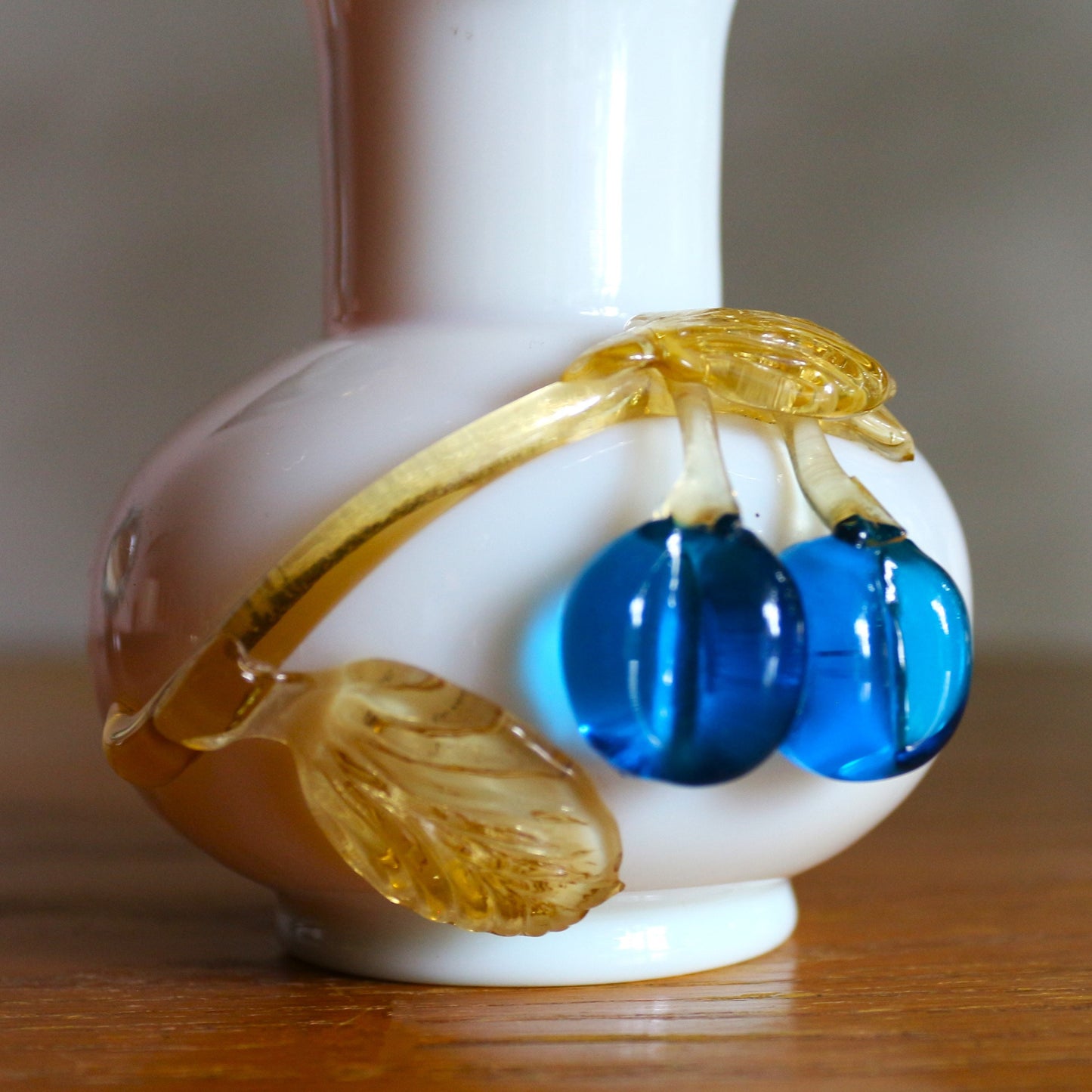 Vintage Fenton Peach Blown Glass Vase: Applied Fruit Decor