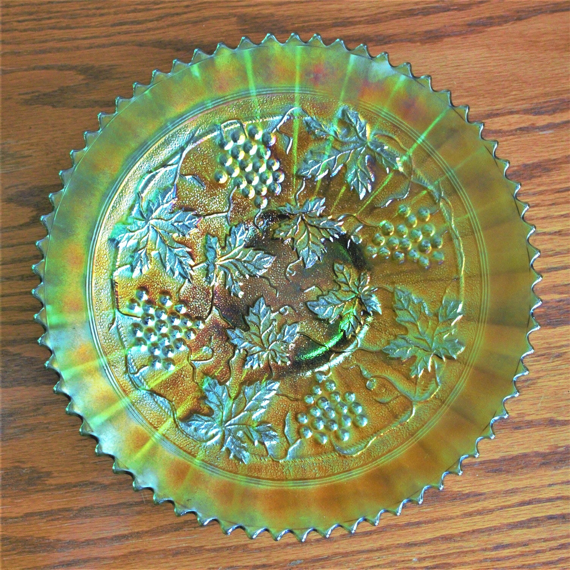 Rare Northwood Grape & Cable Plate: Iridized Green Stippled Sawtooth Edge